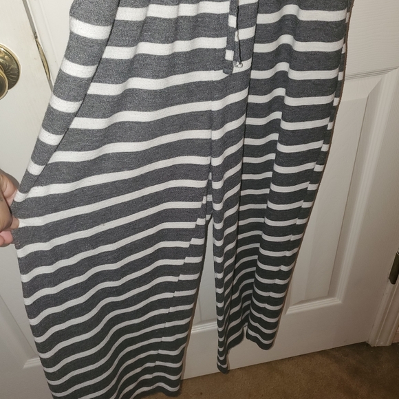 Wide led crop romper - Picture 3 of 3